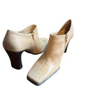 Bruno Valenti Square Row Leather Stitched Side Zip Ankle Boots Tan Sz 6